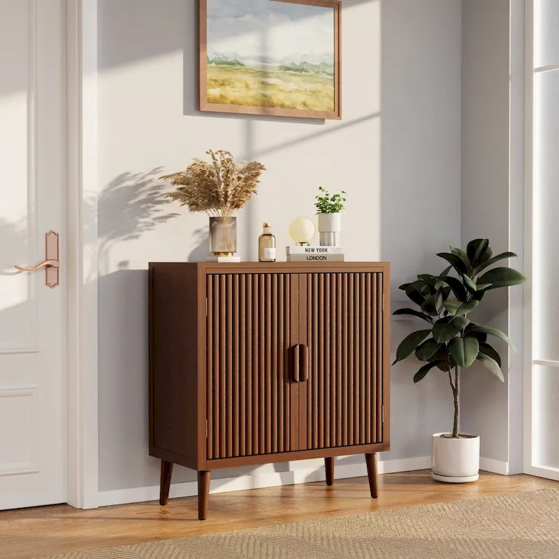 Buffet/Bahut à deux portes en noyer avec motifs à rayures verticales marron modernes