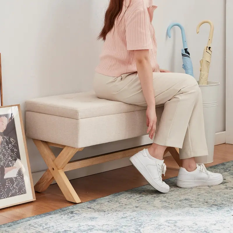 Banc de rangement capitonné avec pieds en X et siège touffeté à boutons, gris beige marron vert
